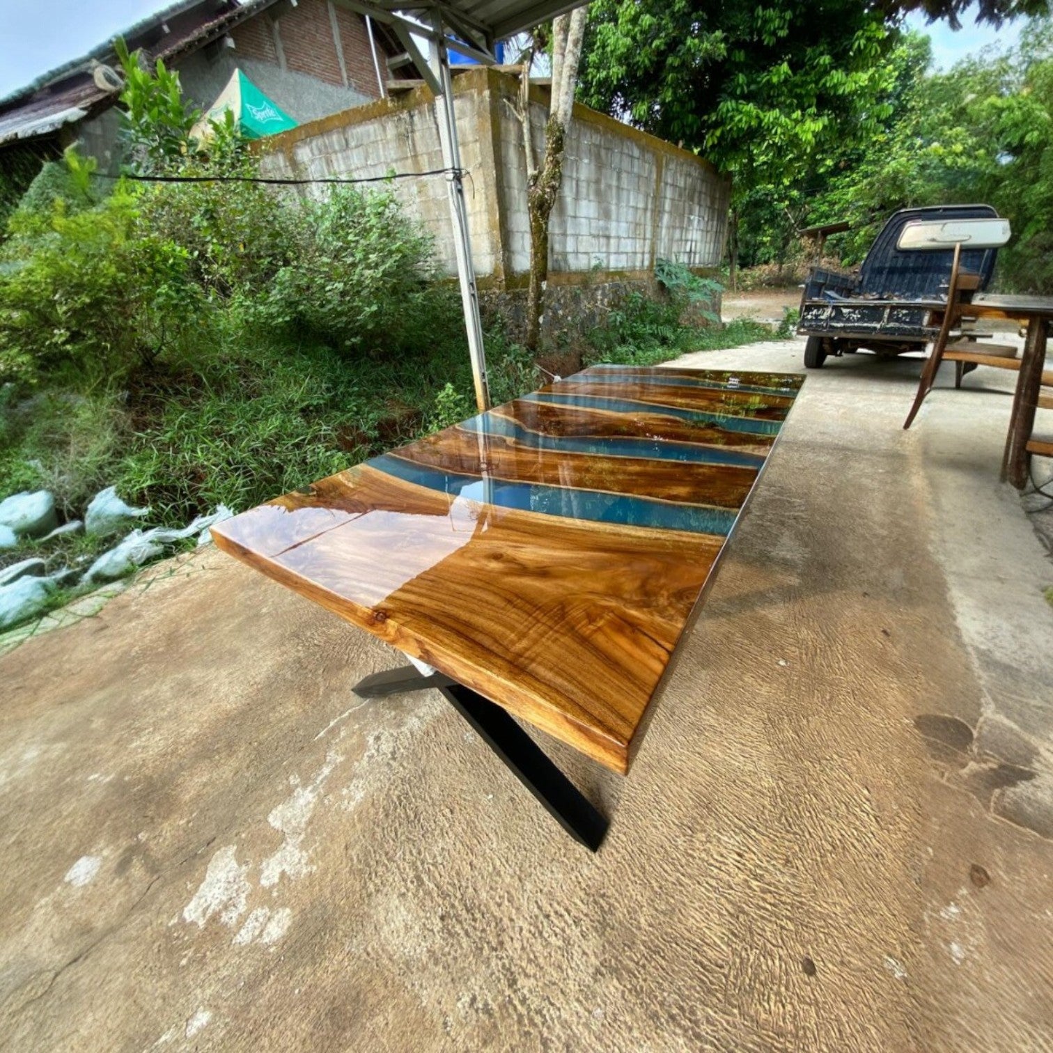 hardwood and resin table UK