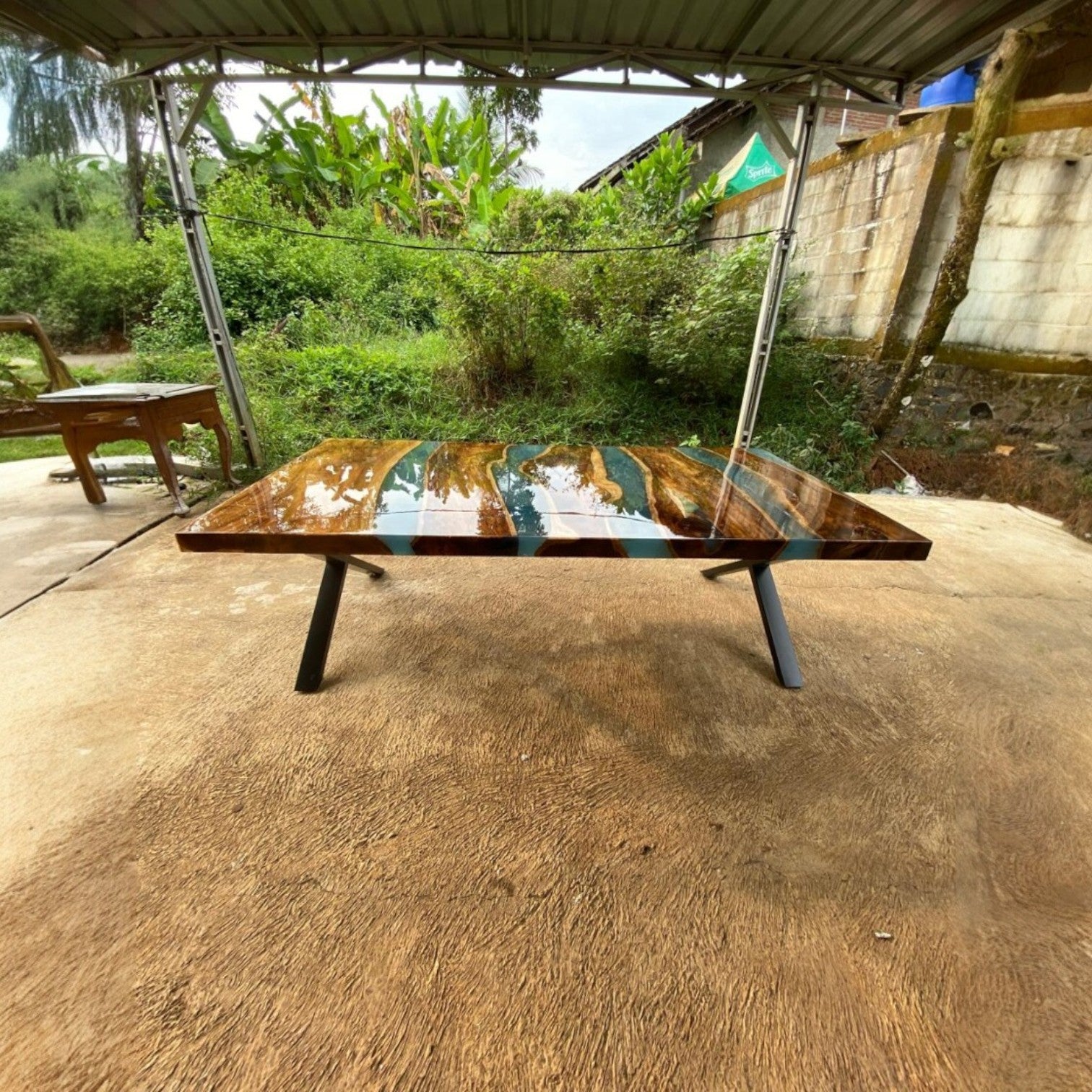 hardwood and resin table UK