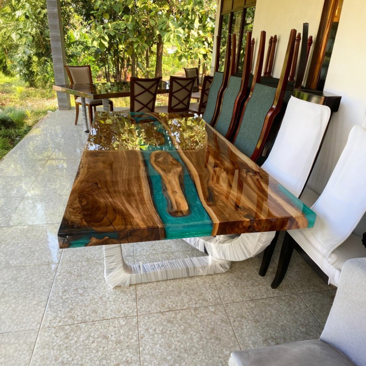 hardwood and resin table UK